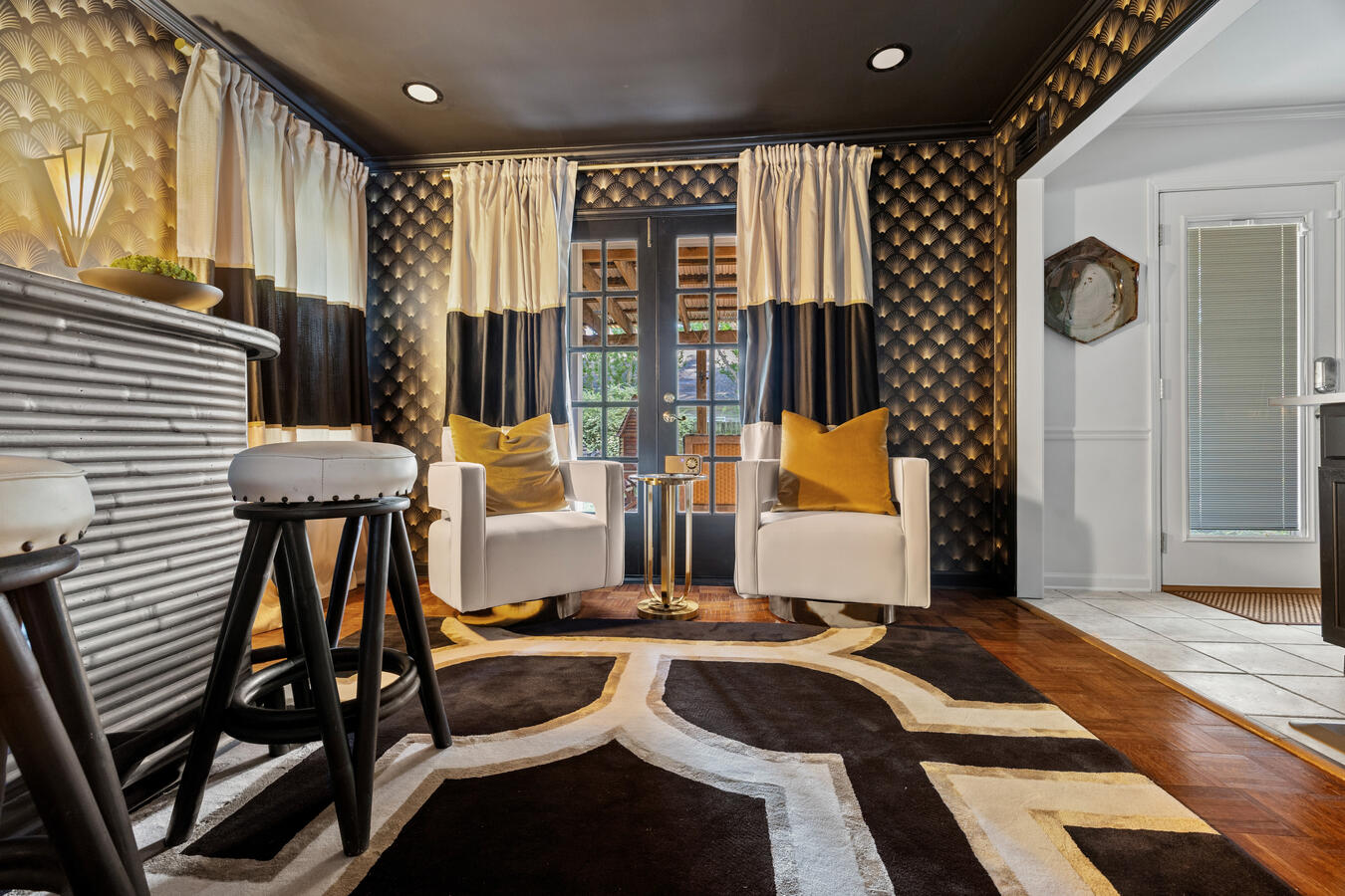 Cozy lounge...